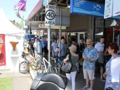 Packed streets in Rozelle at the Fair.jpg